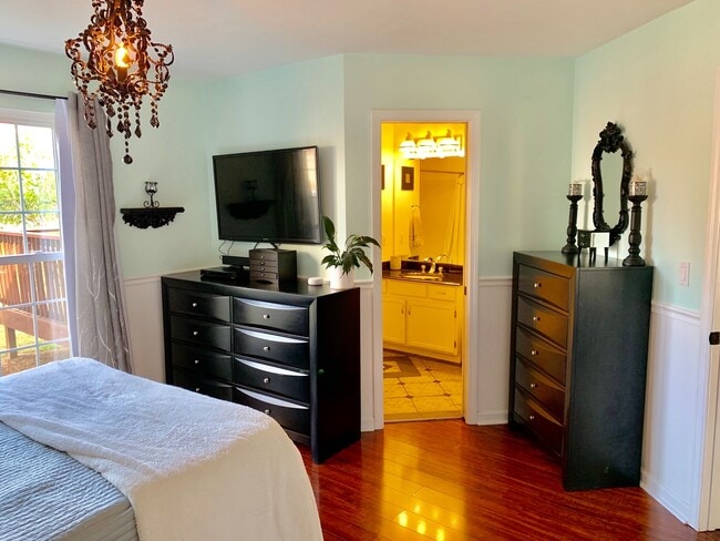 Building Photo - Welcome Home Rent Ready!