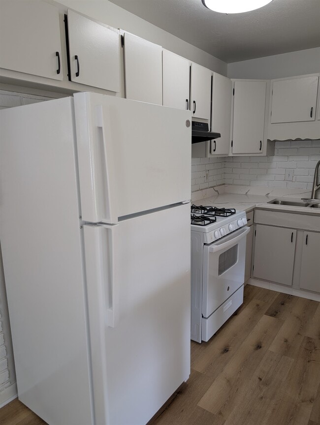 Building Photo - 311 Stewart Dr
