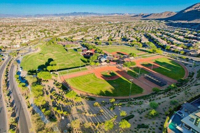 Building Photo - Mesa Ridge Luxury Oasis Feathertop