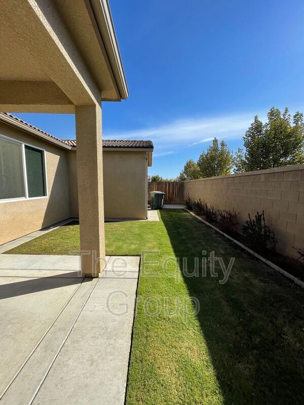 Building Photo - 3630 Griffith Ave