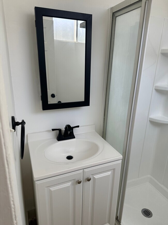 Building Photo - 9036 Carson St