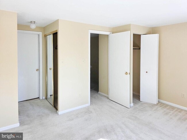 Building Photo - 20559 Strath Haven Dr