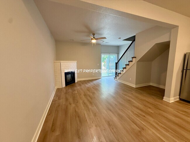 Building Photo - 1013 Renee Lynde Dr