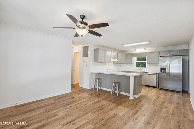 Building Photo - 1070 River Dr SW