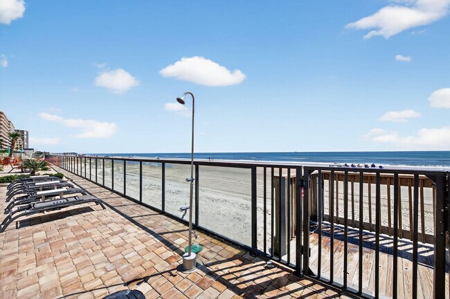 Building Photo - 3859 S Atlantic Ave