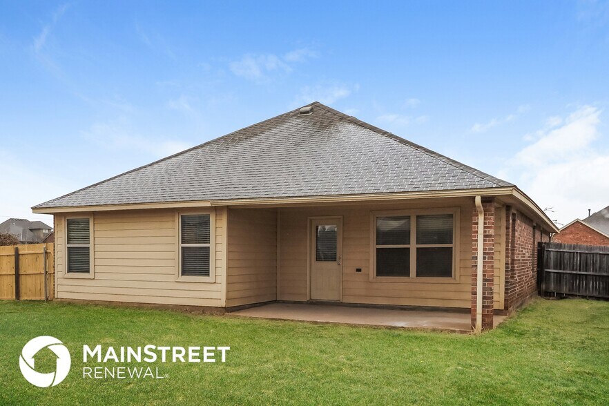 Building Photo - 11128 SW 40th St