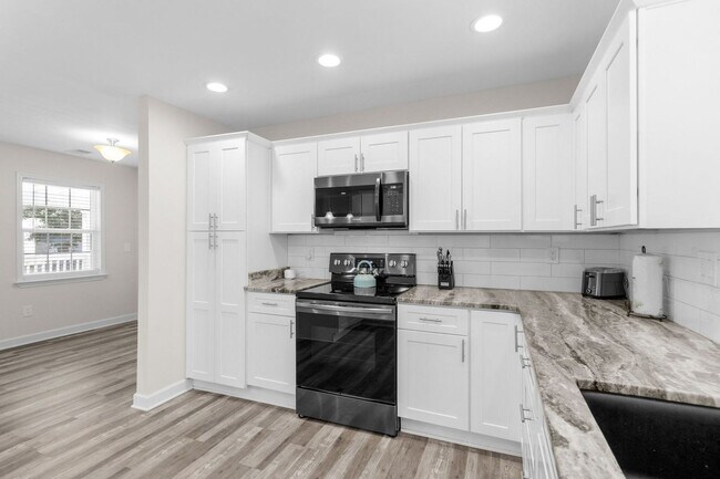 Building Photo - 433 Belle Dr