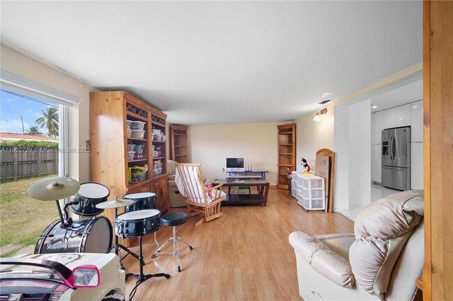 Building Photo - 1314 W 80th St