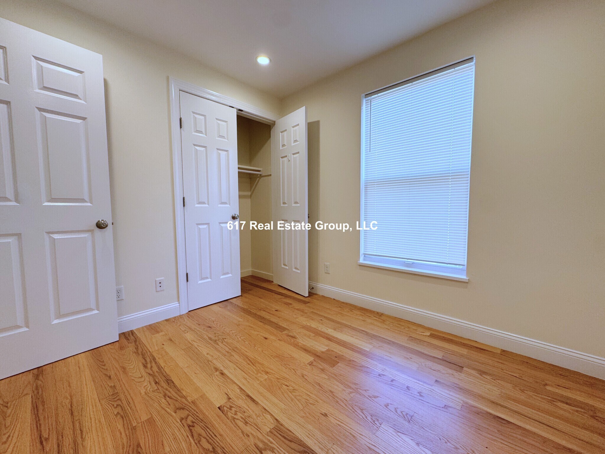 Building Photo - 379 Harvard St