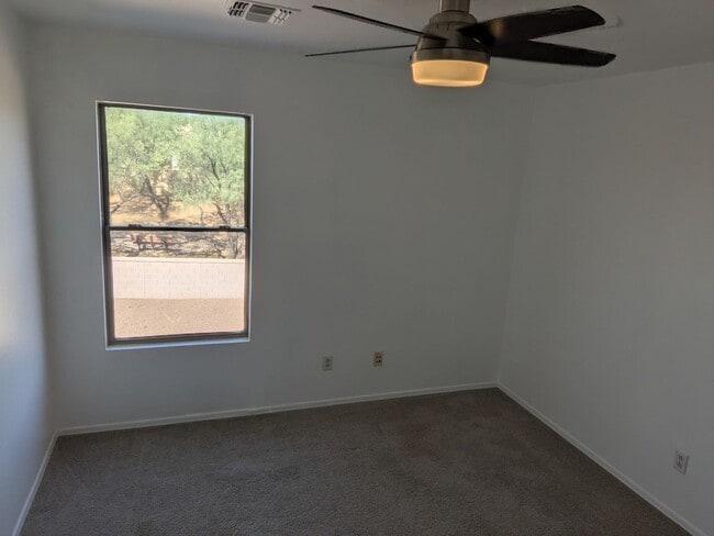 Building Photo - Three bedroom rental in Rancho Sahuarita Move -in ready