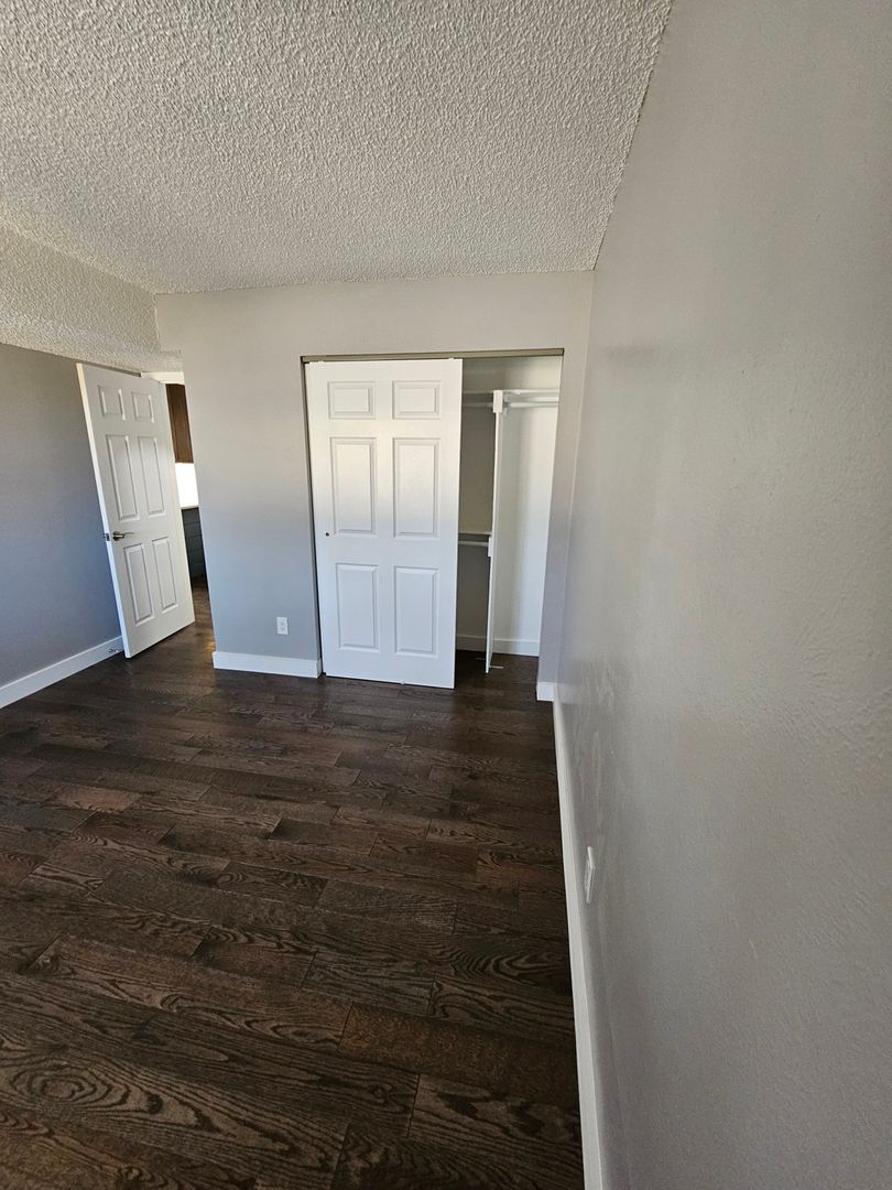 Building Photo - 1960 S Xanadu Way