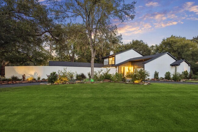 Building Photo - 203 Cove Creek Ln