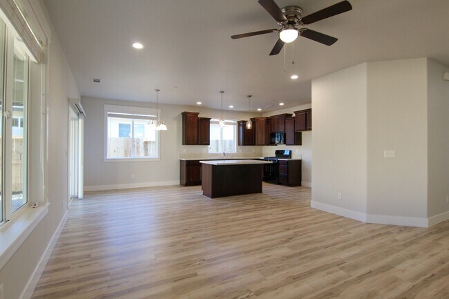 Building Photo - New Home for Rent in Redding CA | Solar, 2 Car Garage, Covered Patio, No Pets