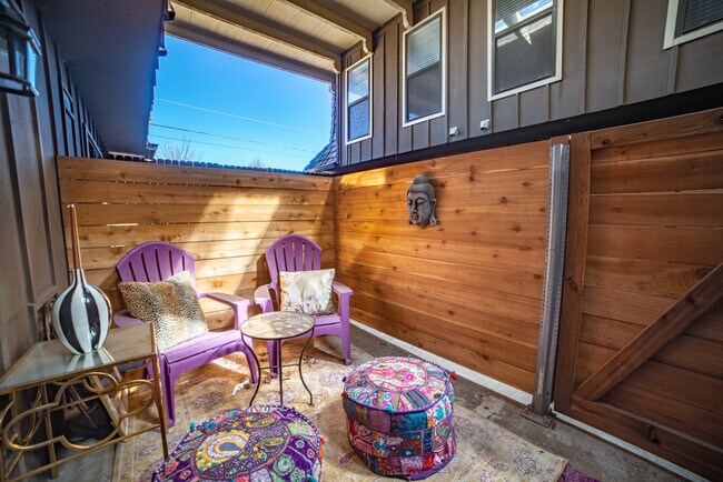 Building Photo - 4000 Oak St