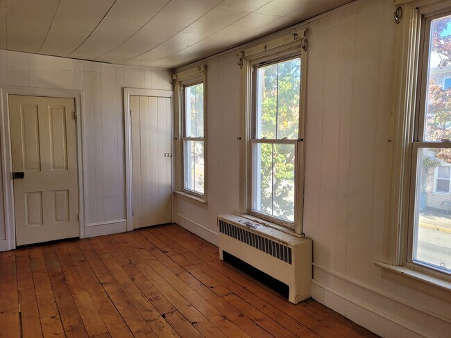 Building Photo - 38 N Earl St