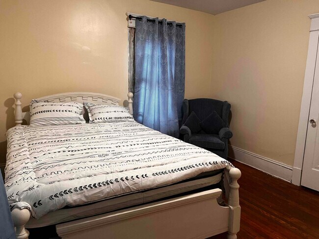 Building Photo - 64-66 Knollwood St