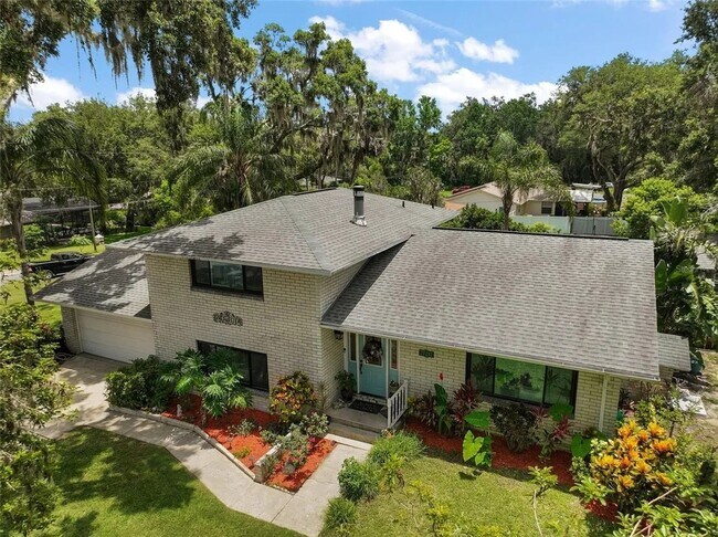 Building Photo - BEAUTIFUL 4BED 2BATH HOME WITH DETACHED OF...