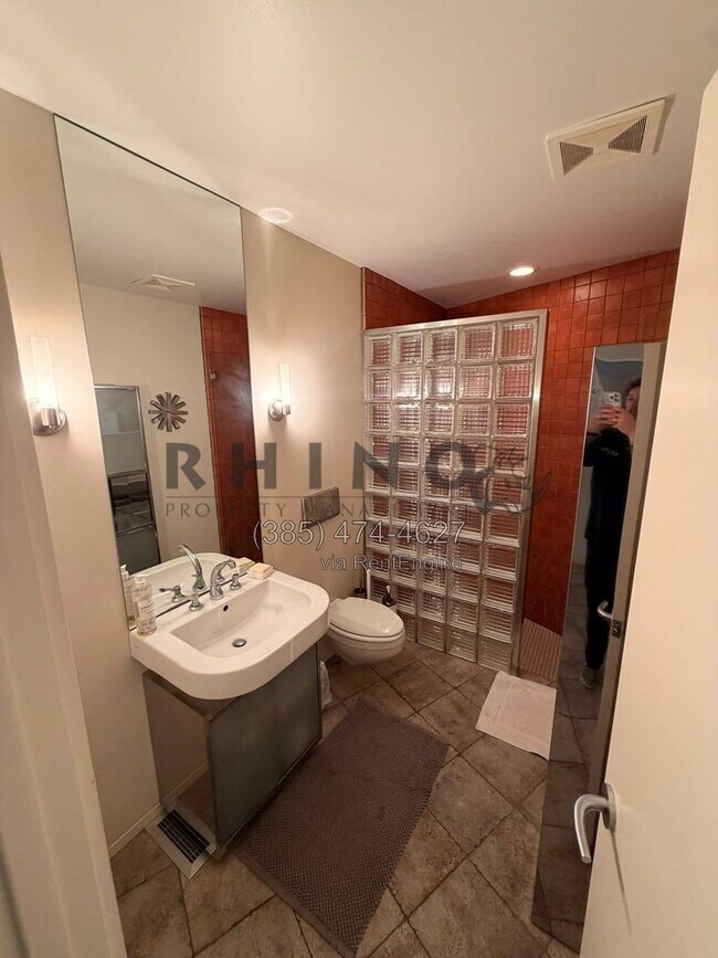 Building Photo - 640 K St