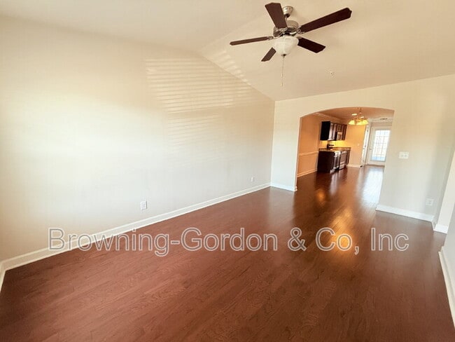 Building Photo - 1040 Charlie Daniels Pkwy