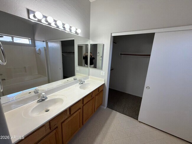 Building Photo - 13223 W Desert Rock Dr