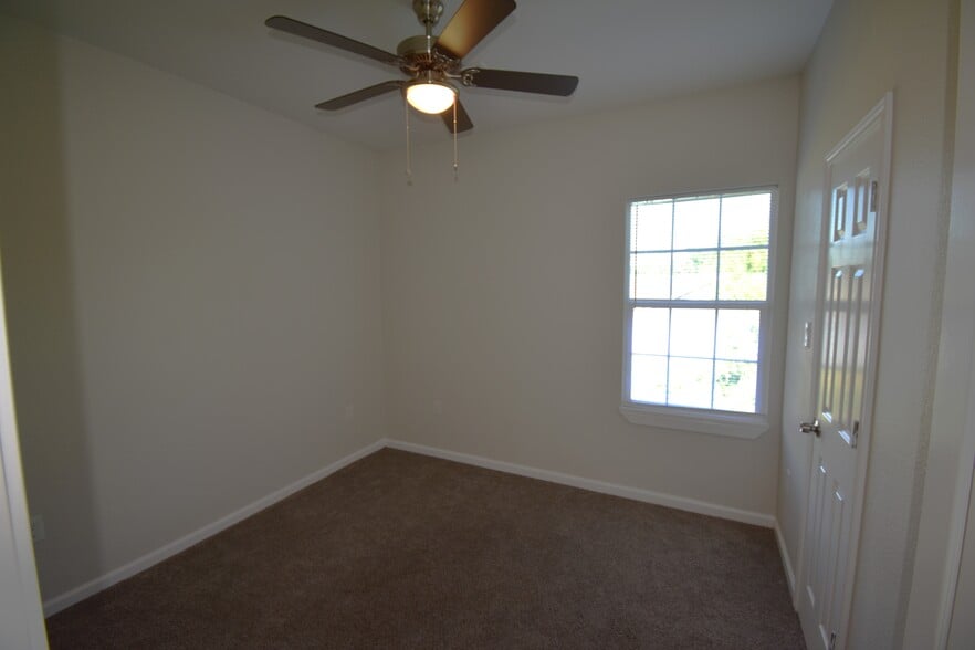 Bedroom 3 - 7952 Blue St