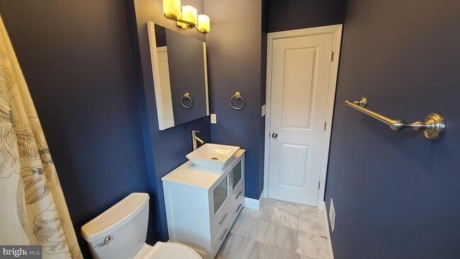 Building Photo - 417 Burbank St SE