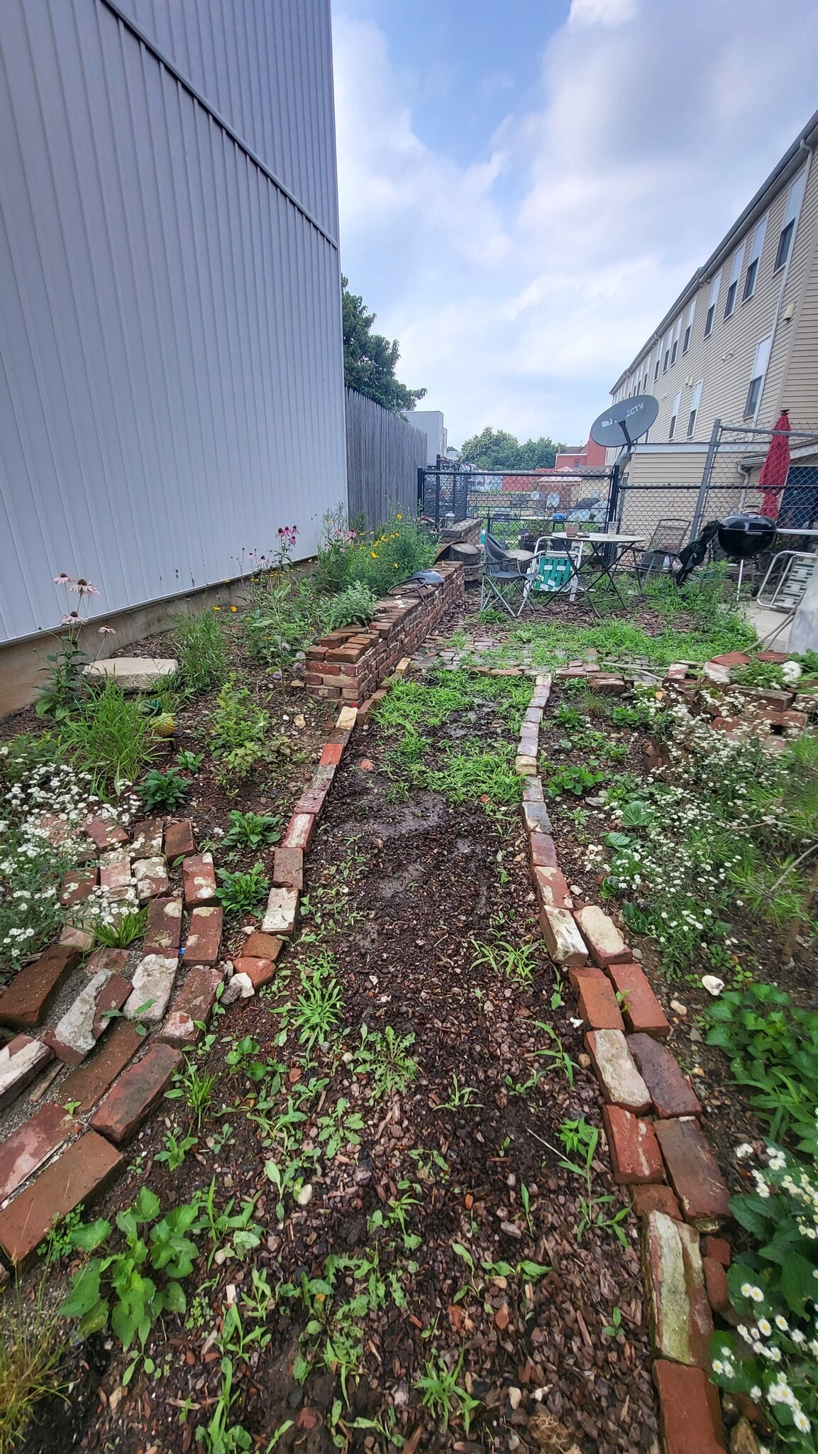 Building Photo - 605 Cecil B Moore Ave