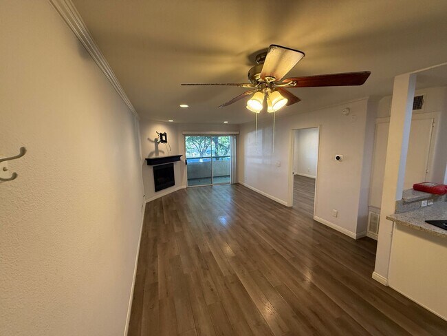 Building Photo - Modern 1-Bedroom Condo with Resort-Style A...