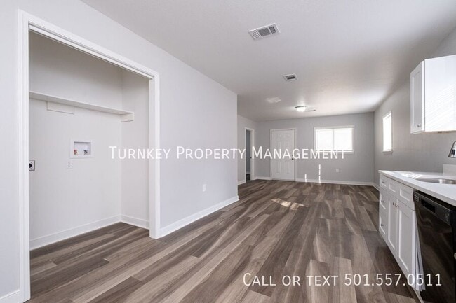 Building Photo - 1624 Brown St