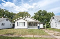Building Photo - Weekly Rental all bills paid $200 per person