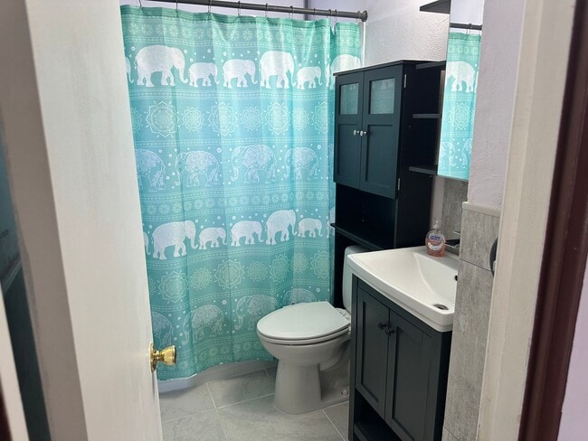 Building Photo - 2 Bedrooms 1 bath home for RENT