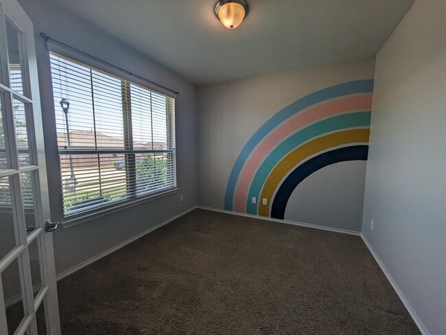 Building Photo - 1108 Bowlus Dr