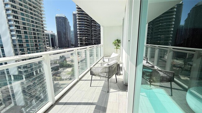 Building Photo - 1080 Brickell Ave