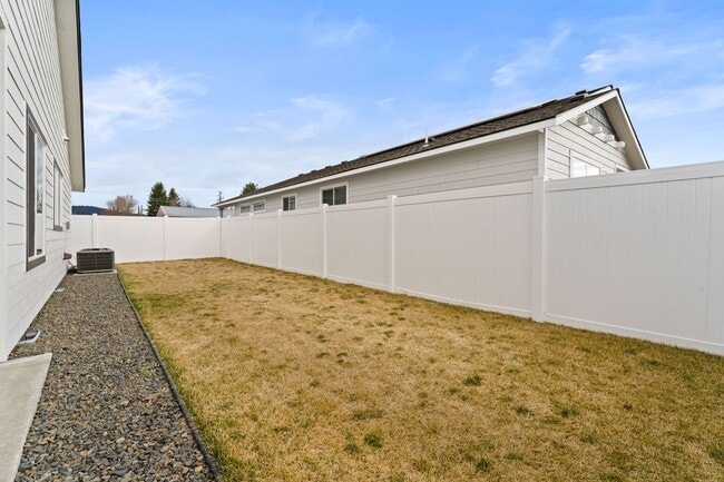 Building Photo - Luxury 3 Bed, 2 Bath Rancher in Spokane Va...