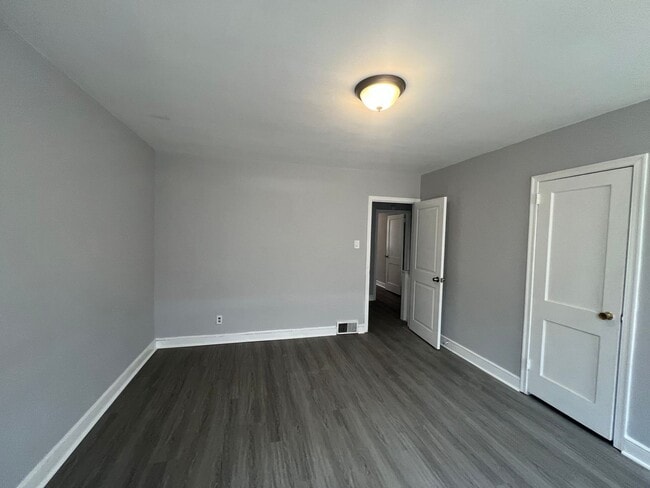 Building Photo - 7046 Souder St