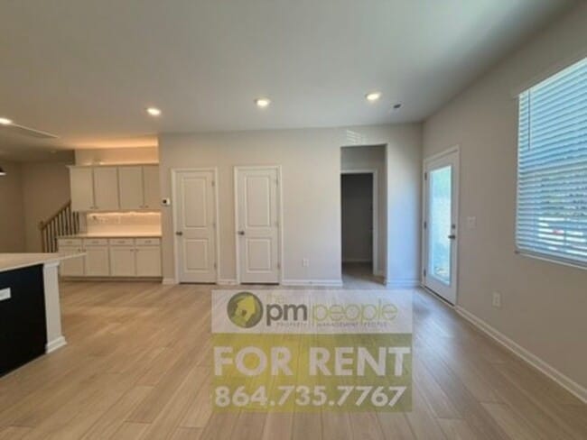 Building Photo - 7 Trakas Ct