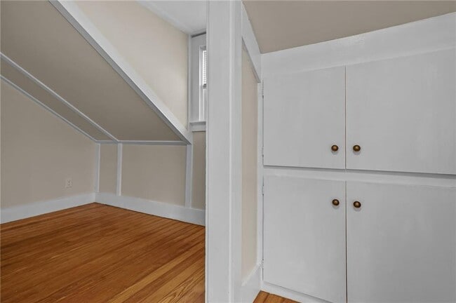 Building Photo - 14 Pearl St