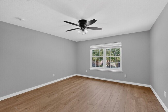 Building Photo - 1410 Thistle Cir