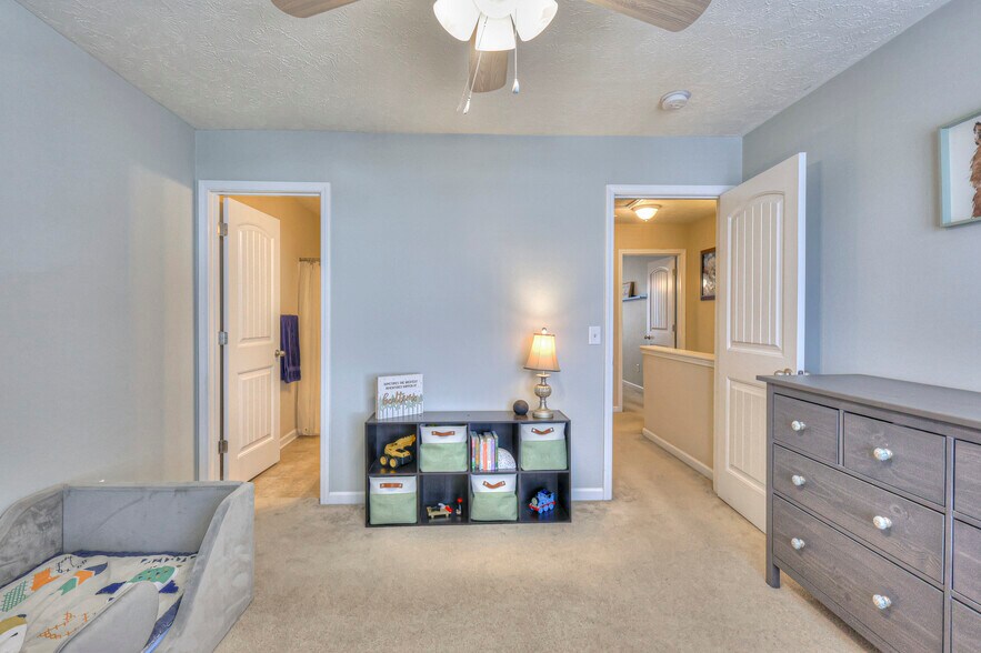 Building Photo - 589 Bradburn Village Cir