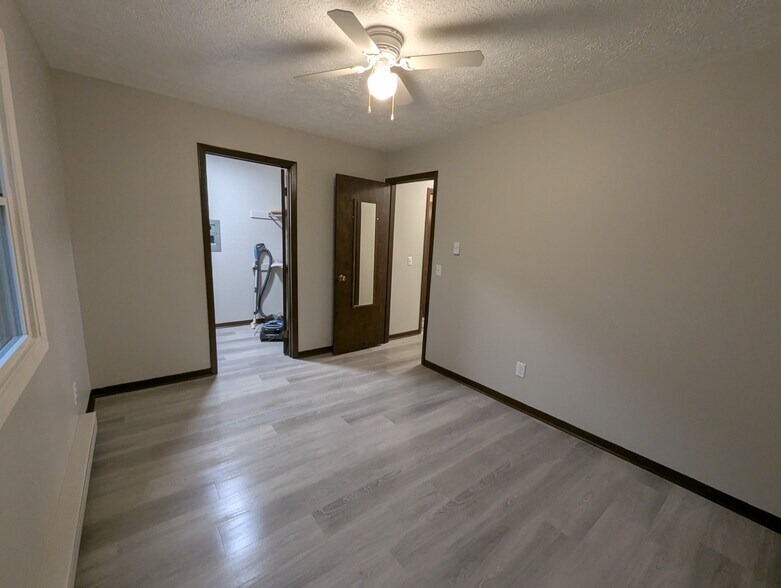 Walk in closet in bedroom - 237 Summit St N