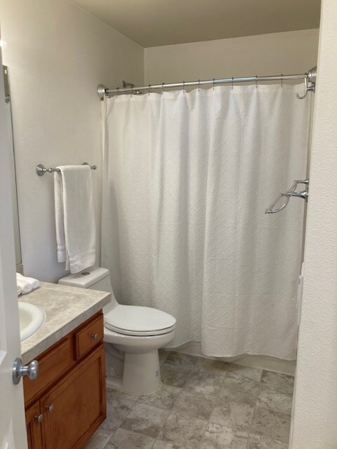 Hallway Bathroom - 8822 SE Brooklyn St