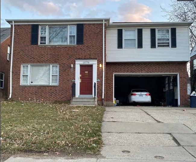 Primary Photo - 13770 Cedar Rd