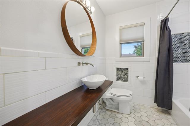 Building Photo - 9918 Coldwater Cir