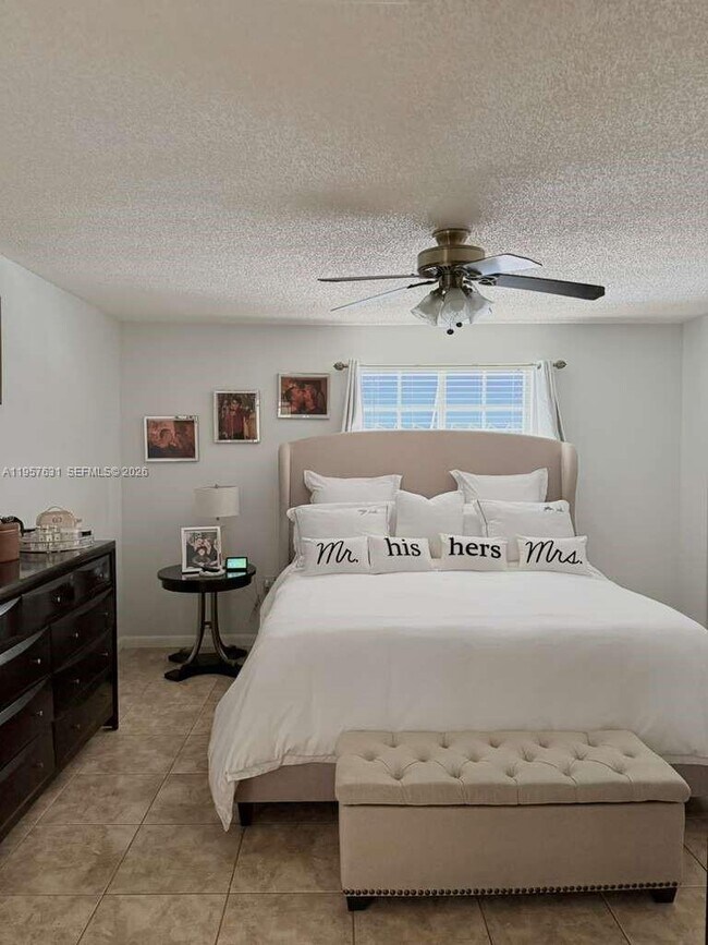 Building Photo - 10017 W Okeechobee Rd