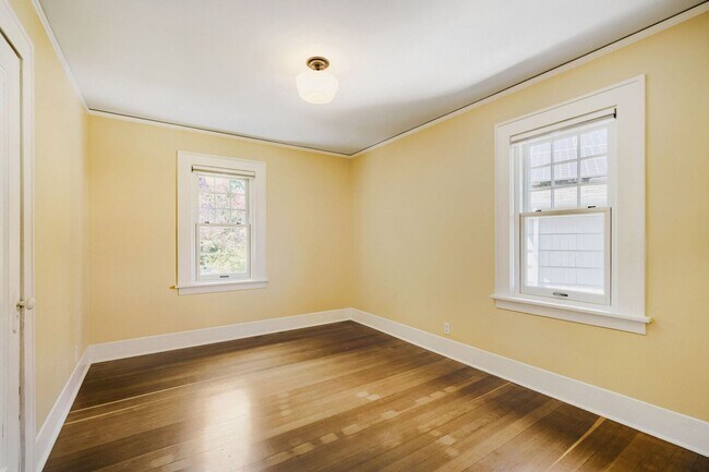 Building Photo - Capitol Hill View Home
