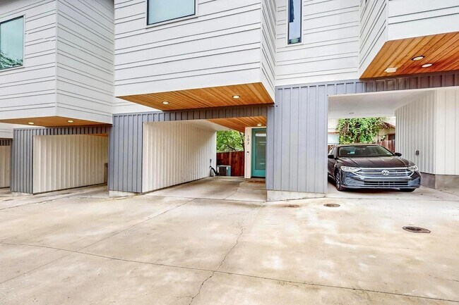 Building Photo - 913 Duncan Ln