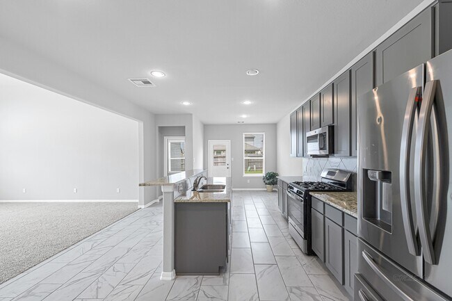 Building Photo - 5462 Grand View Dr