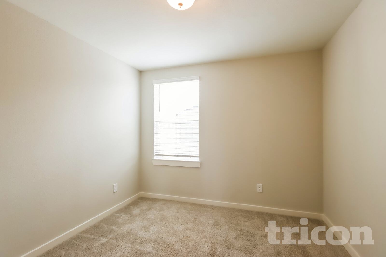 Building Photo - 9835 Willow Creek Commerce Dr