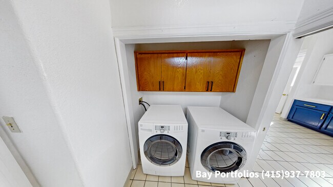 Building Photo - 1239 Haskell St