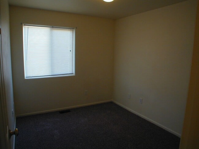 Building Photo - 308 Snyder Ave